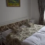 Lovecky Na Namesti Ve Frenstate Pod Radhostem Δωμάτια σε οικογενειακή κατοικία Frenštát pod Radhoštěm