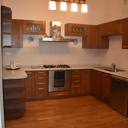 Lovecky Na Namesti Ve Frenstate Pod Radhostem