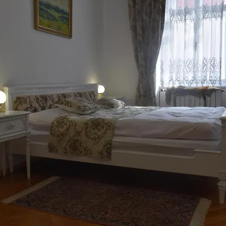 Ubytování v soukromí Lovecký Na Náměstí Ve Frenštátě Pod Radhoštěm *