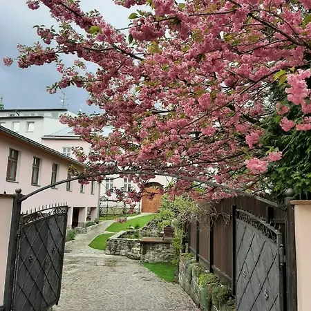 Lovecký Na Náměstí Ve Frenštátě Pod Radhoštěm Ubytování v soukromí